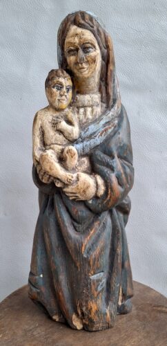 Medinė labai sena skulptūra Marija su Kūdykiu