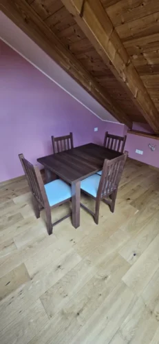 Parduodamas valgomojo stalo komplektas