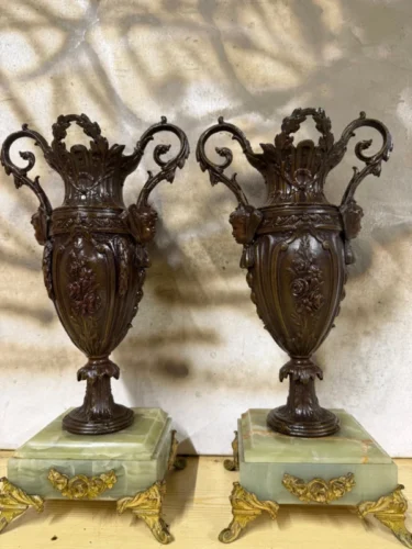 2 Art Nouveau stiliaus Vazos marmur.,bronz. metal.