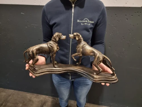 Didelė 49 cm pločio metalinė 2-jų šunų statula